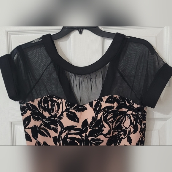 VELVET FLORAL DRESS - Picture 2 of 9